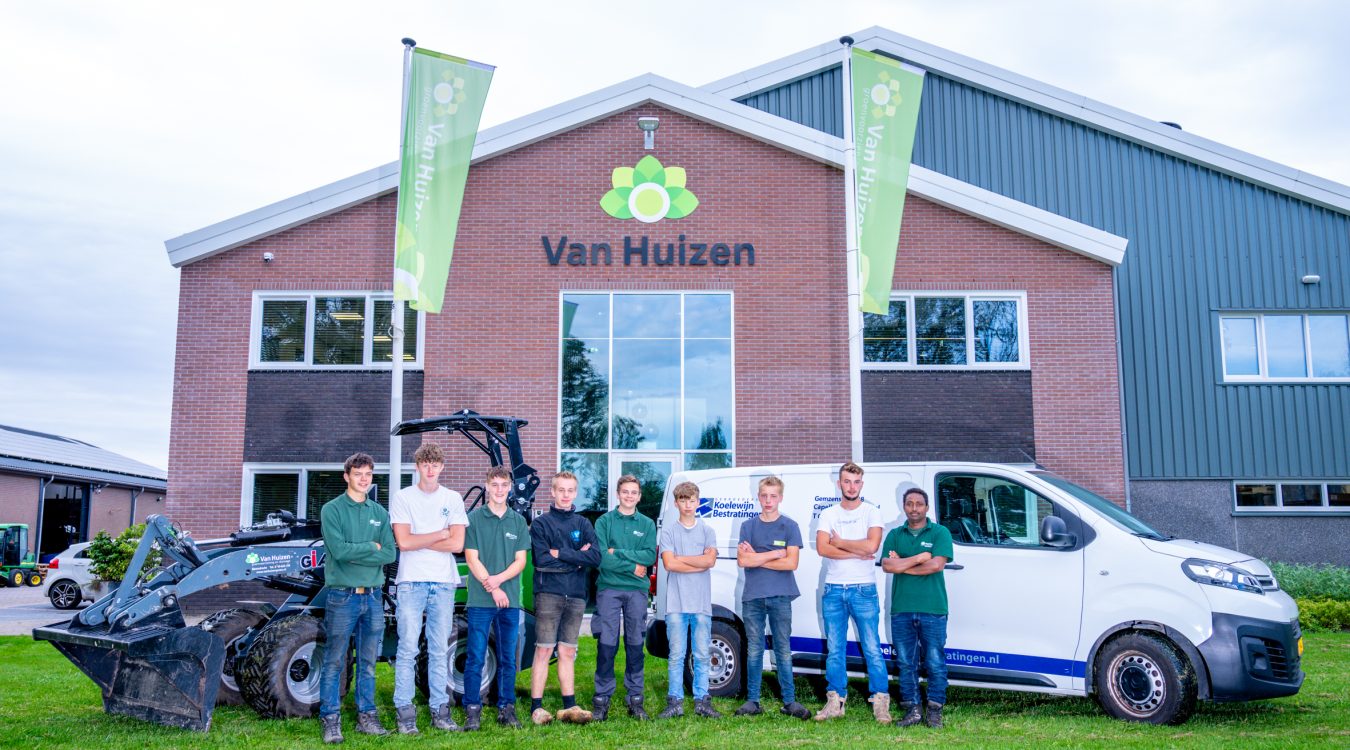 BARENDRECHT, 30-08-2024, Bedrijfsopleiding Vakman Grond-, Weg- en Waterbouw