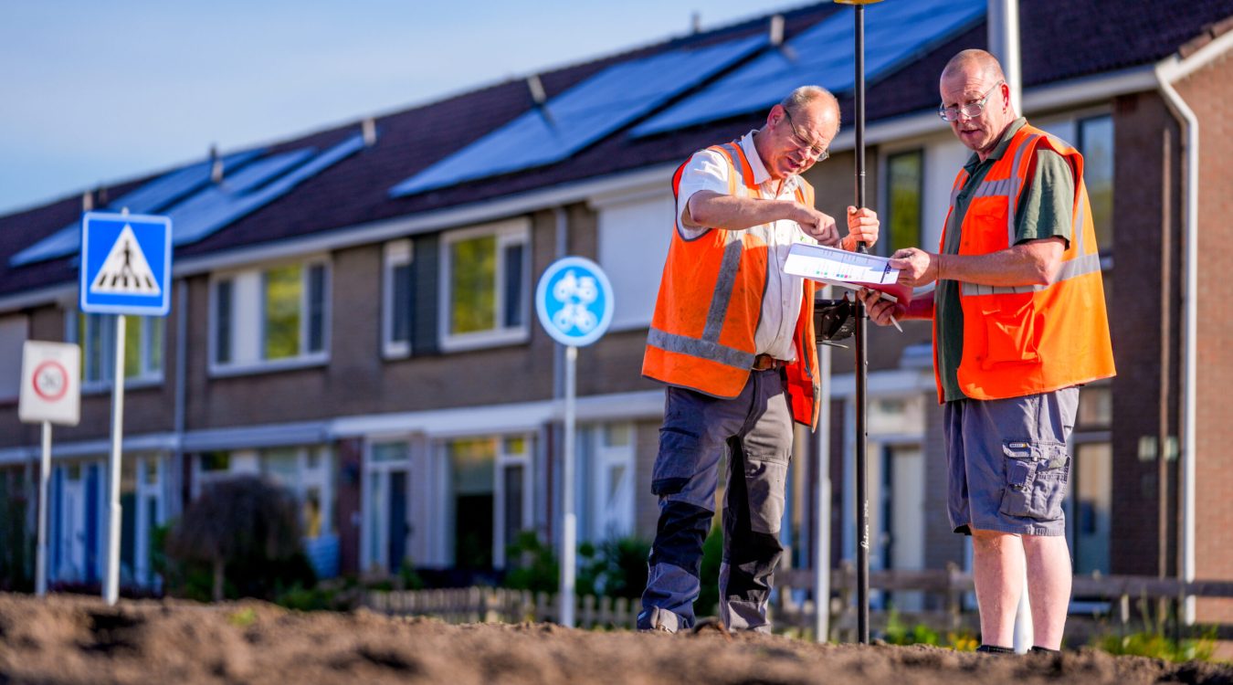 MIDDELHARNIS , 28-04-2025 , 
Van Huizen Groenvoorziening